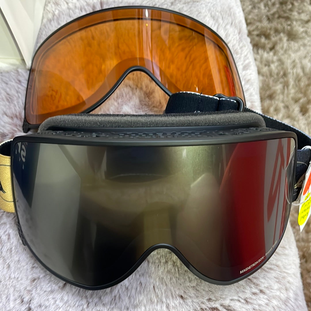 Snow RED BULL Goggles MAGNETRON EON-011 Black / Frozen Gold( 2 x lense)