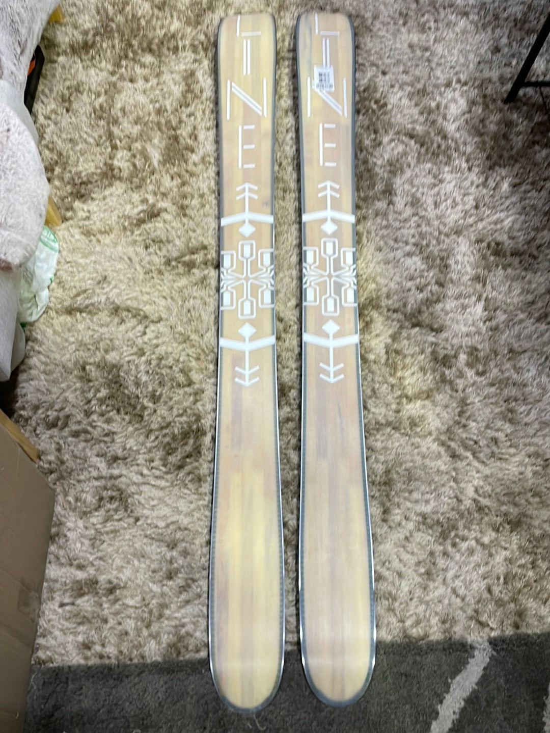 LINE Skis PANDORA 110, Includes Marker Bindings -White