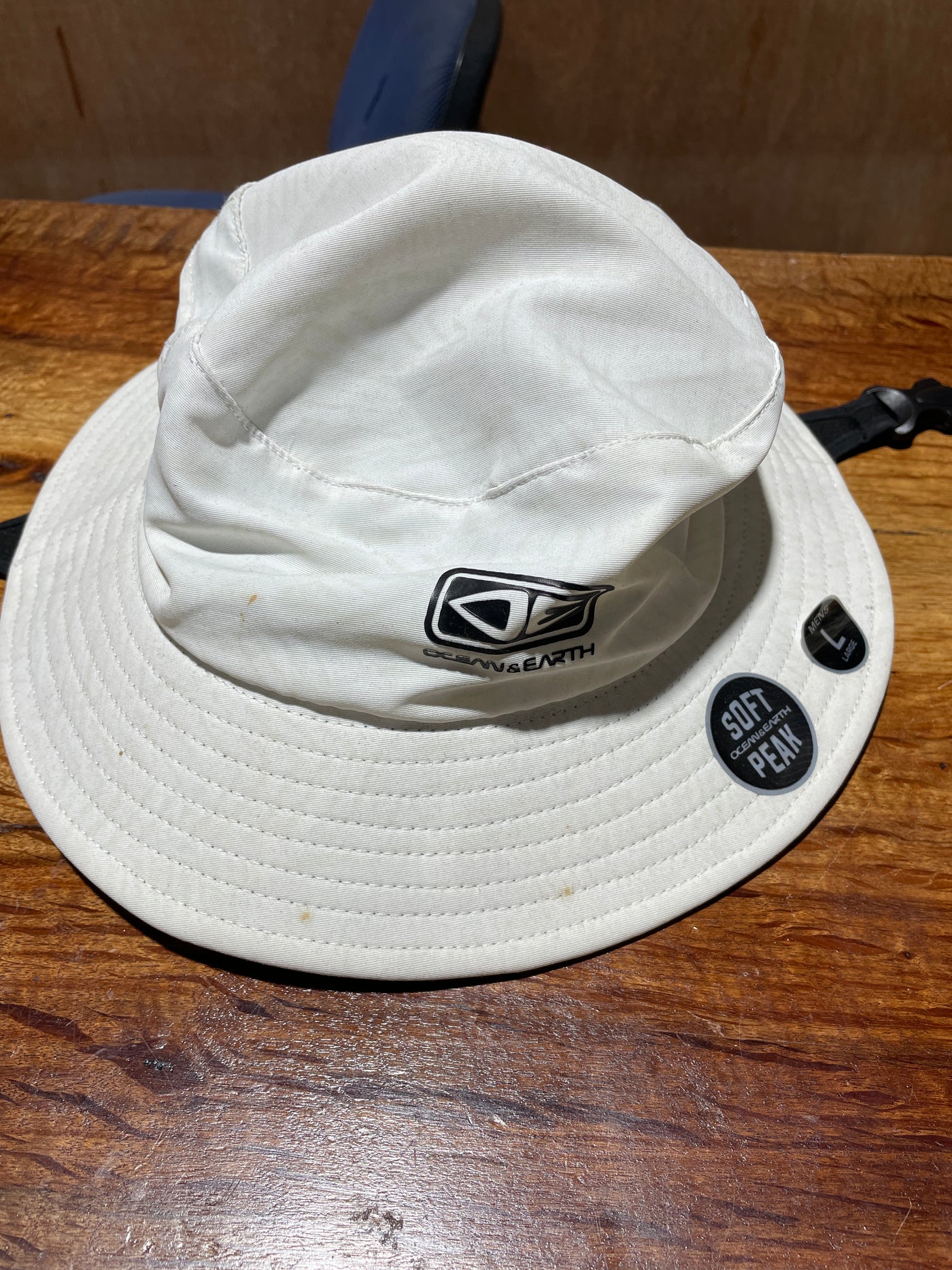 HAT Mens Bingin Soft Peak Surf Hat - white large. Ocean & Earth