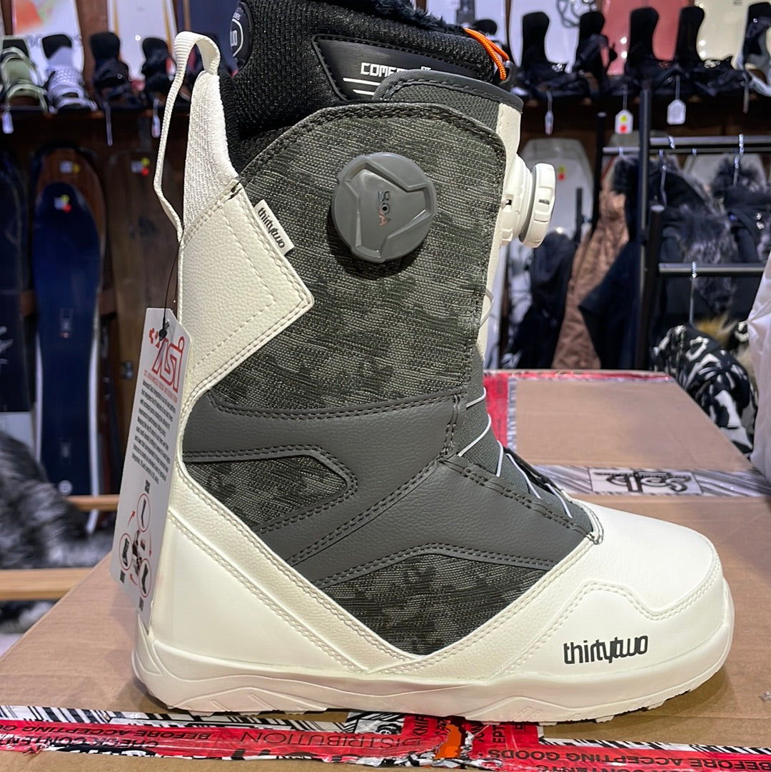 Snowboard Boots THIRTYTWO STW Double Boa, Womens- White Camo 2024