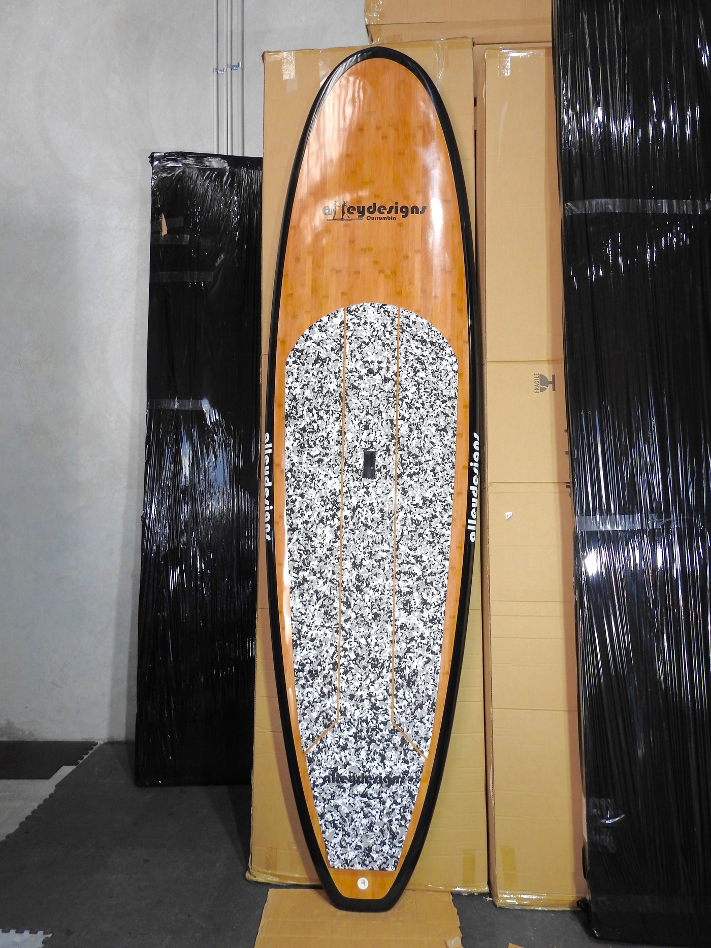 10'6" x 32" Bamboo Classic & Black Alleydesigns SUP 11kg - Alleydesigns  Pty Ltd                                             ABN: 44165571264