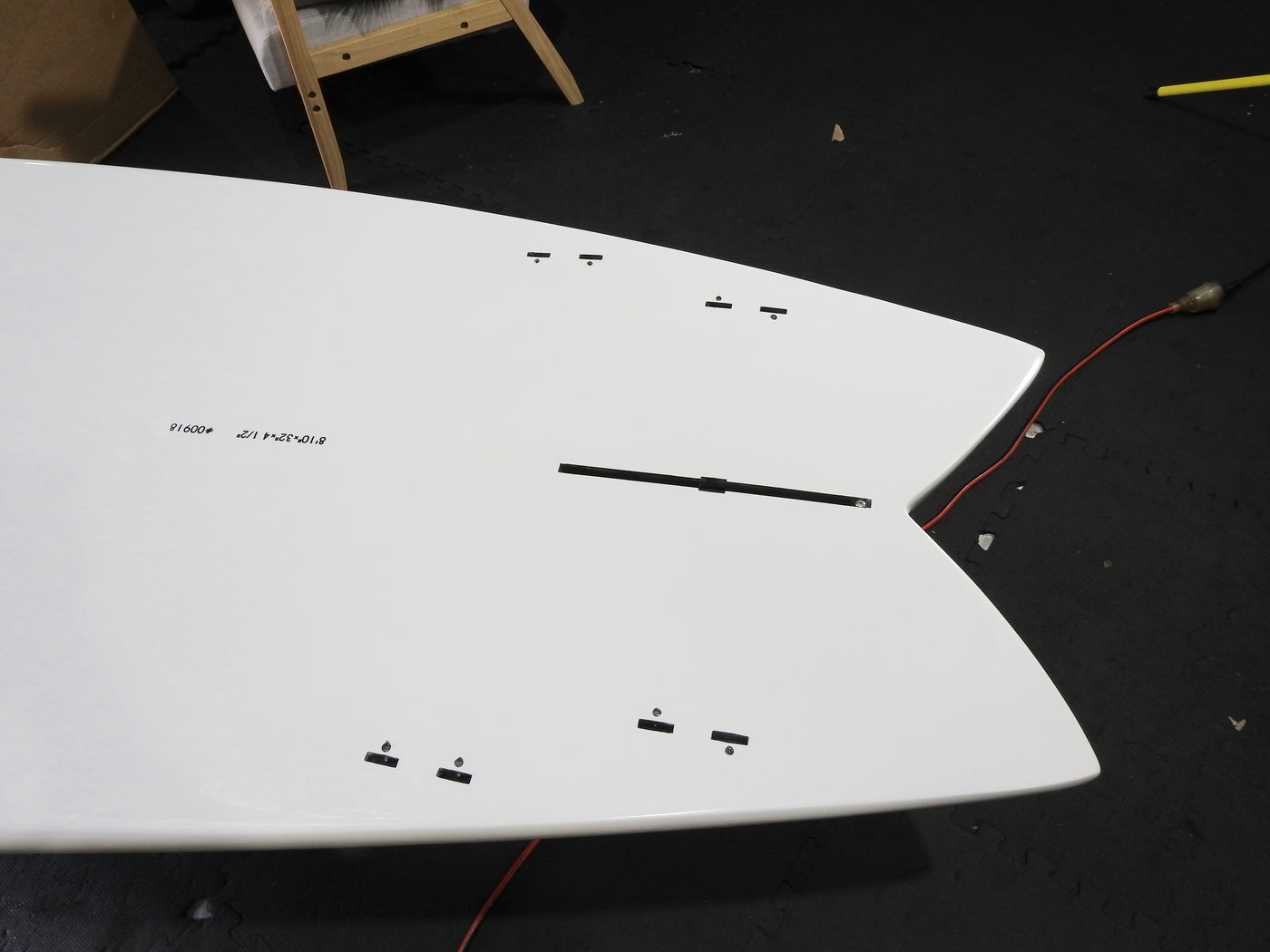 8’10” x 32” Galaxy Bounce All White With Teal Deck Pad Surf SUP - Alleydesigns  Pty Ltd                                             ABN: 44165571264